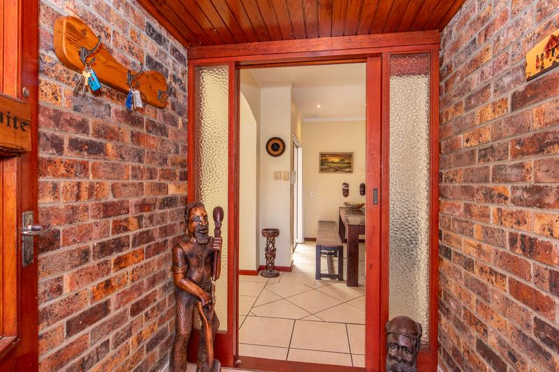 4 Bedroom Property for Sale in Bergvliet Western Cape